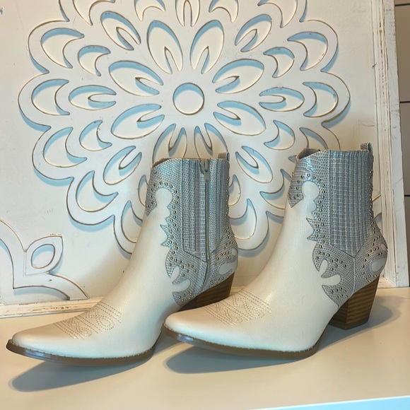 Coconuts by Matisse Shoes - BRAND NEW!!! Eliza” by Coconuts by Matisse